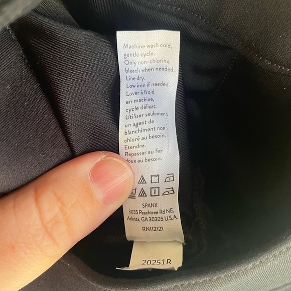 Spanx Women’s Black Like New Pull On Backseam Skinny Ponte Pants in XS - Picture 9 of 9